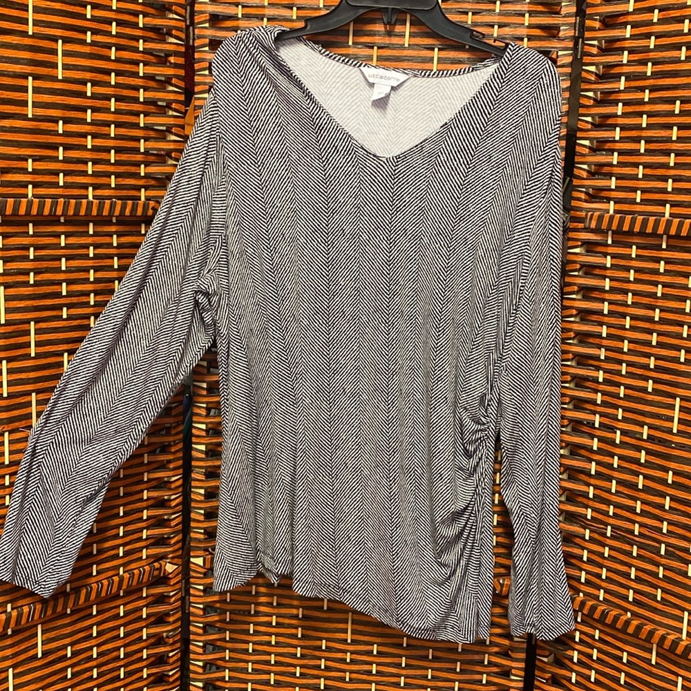 Liz Claiborne XXL black and white stripe top, after on one side like new